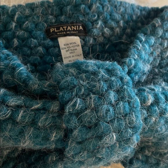ITaLY Knit SCARF - Picture 3 of 3
